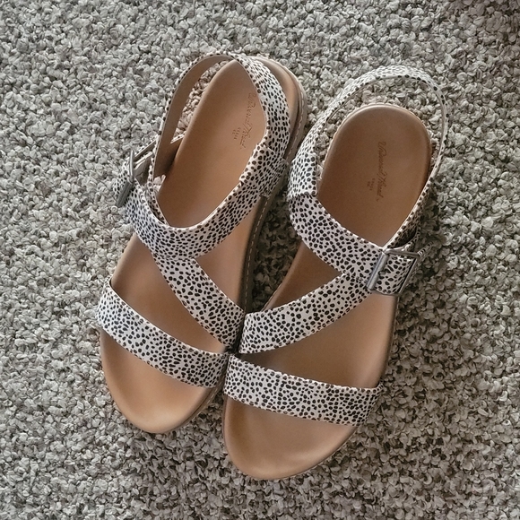 Universal Thread Shoes - UNIVERSAL THREAD SANDALS